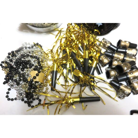 NEW YEAR'S EVE/EVENT PARTY KIT BLACK/SILVER HAT/SILVER BEADS (KIT FOR 12 PEOPLE) - Picture 2 of 5